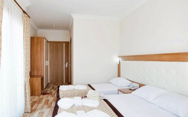 Mitos Apartment & Hotel