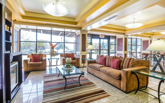 Holiday Inn Express & Suites Atlanta - Tucker Northlake by IHG