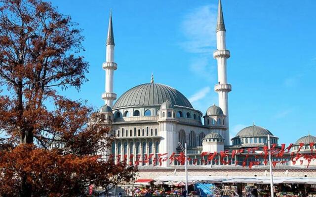 Japan Muji Style(Cozy Suite with Balcony)Taksim R7