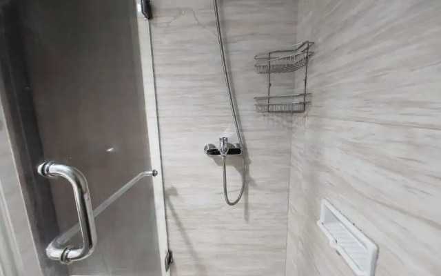 Modern Look 1Br At Uttara The Icon Apartment