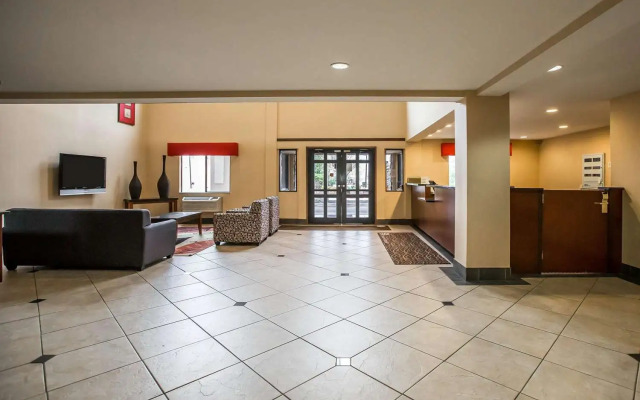 Econo Lodge Inn & Suites Monroe