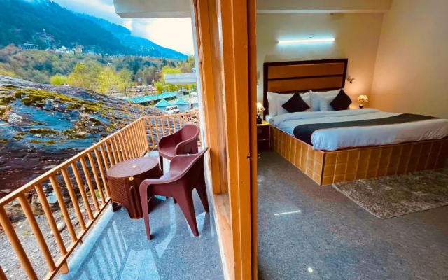 Hotel beas river retreat