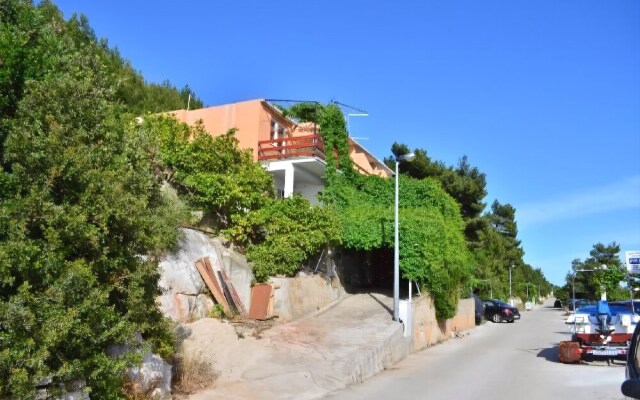 Two-Bedroom Apartment in Ivan Dolac