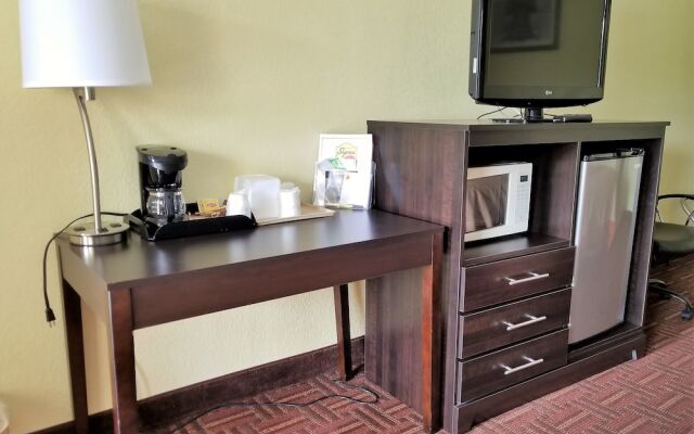 Super 8 by Wyndham Bellmawr NJ/Philadelphia PA Area