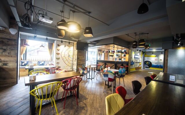 T&Q Hostel Broad and Narrow Alley Branch