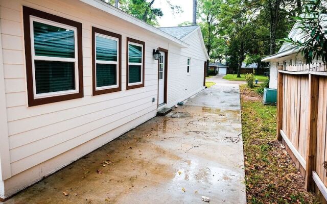 5Bdrm 3.5Bath 12Beds - HOME BIG AS TEXAS