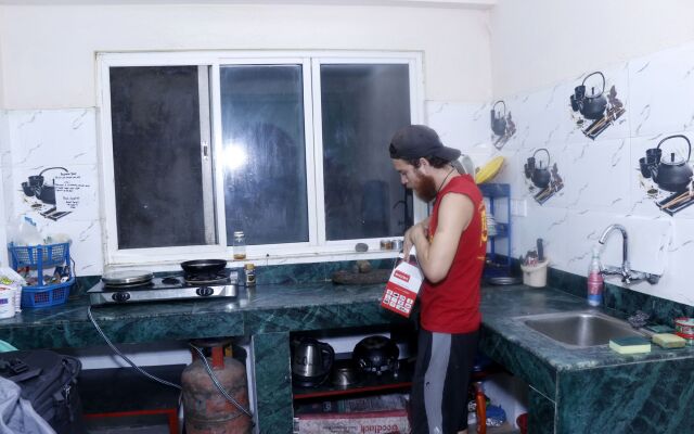 Sara's Backpackers Hotel
