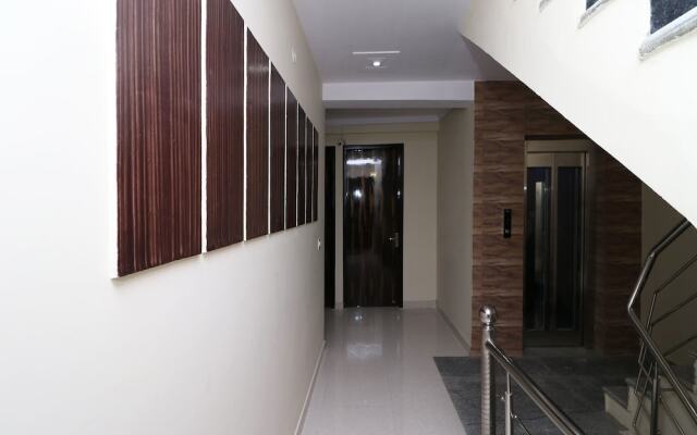 OYO 12348 Hotel Aerosky Residency