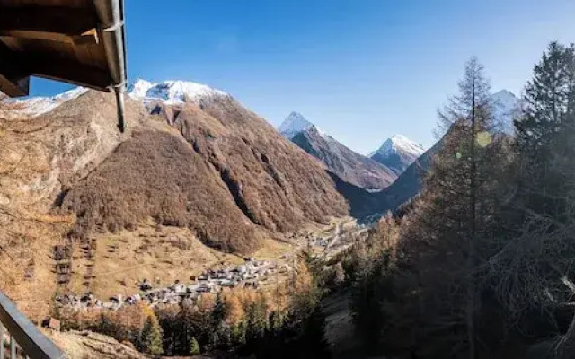 Waldhotel Fletschhorn - Panoramic Retreat in Saas Fee