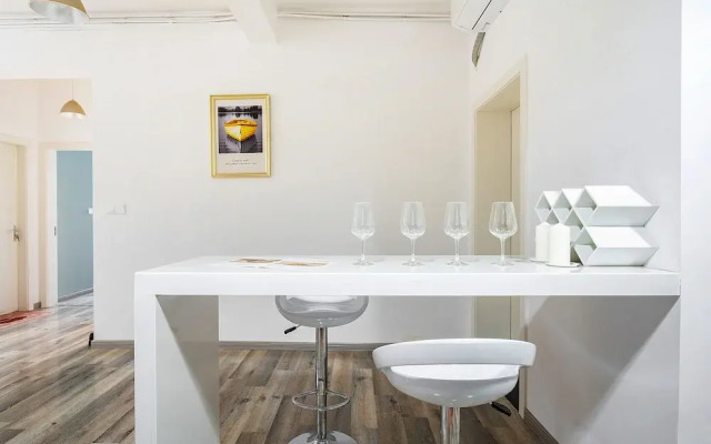 Qing Apartment Mosaic Mansion