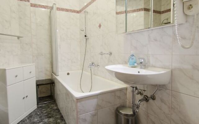 Pension Parzer Pressbaum bei Wien