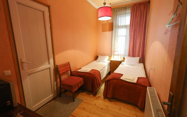Guest house Evdoshvili St N5