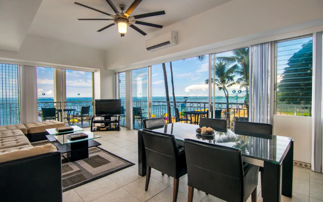 Waikiki Shore by OUTRIGGER