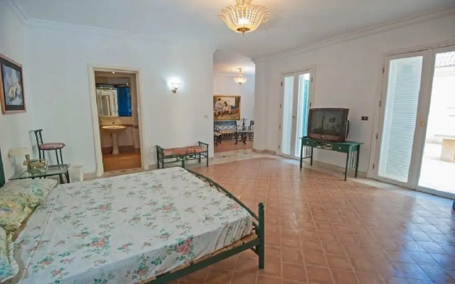 Chic 4-Bedroom White Villa for Rent in El Gouna Egypt