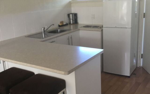 Bathurst Studio Apartments