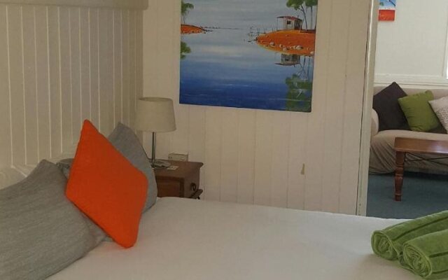 Joes Waterhole Hotel