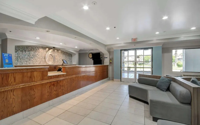 Motel 6 Ontario Convention Center- Airport
