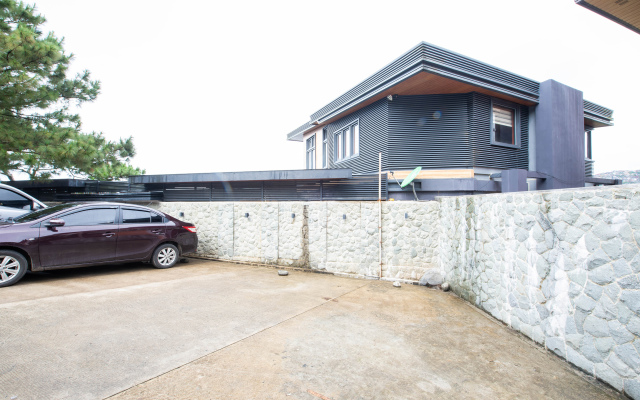 OYO 492 Sunset View Ridge Residences