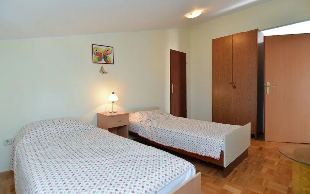 Apartment 250