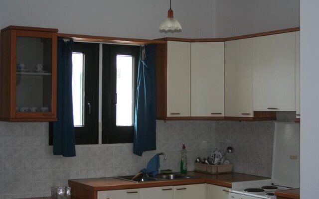 Minos Apartments & Studios