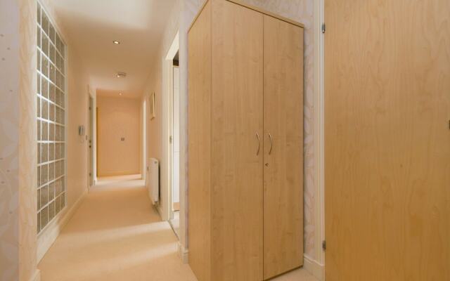 411 - Corinthian Quay Apartment