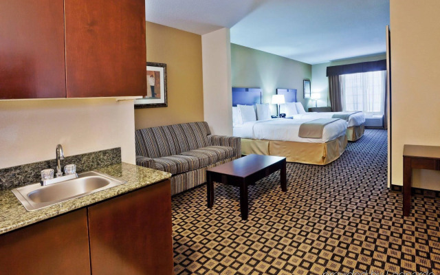 Holiday Inn Express & Suites Clovis