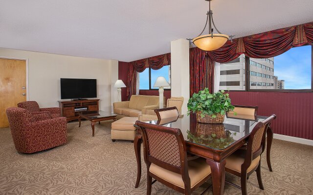 Crowne Plaza Knoxville Downtown University by IHG