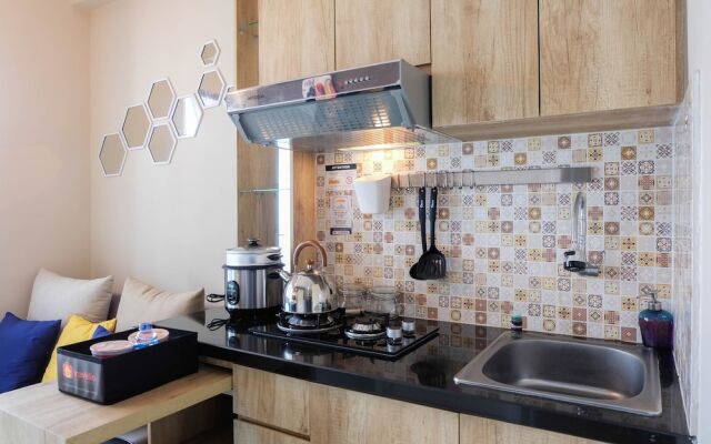 Modern and Bright 2BR Green Pramuka Apartment