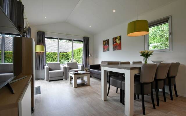 Spacious Chalet in Wolfheze with Garden