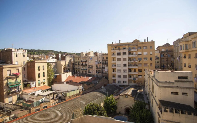 41CB193- Charming rustic apartment