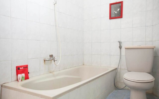 RedDoorz Plus near Jawa Timur Park 1