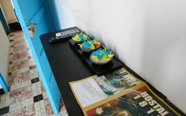 Hostal 1811 - Hostel