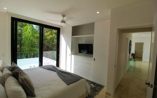 Bahia Principe Vacation Rentals - Four-Bedroom House