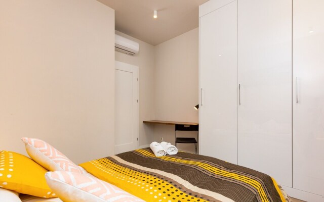 Apartments Warsaw Magazynowa by Renters