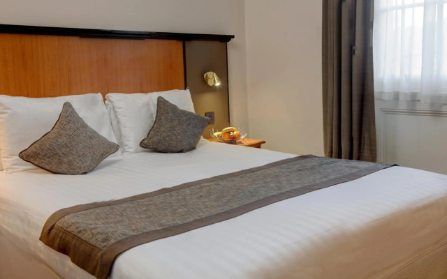 Holiday Inn Express Chicago - Magnificent Mile by IHG