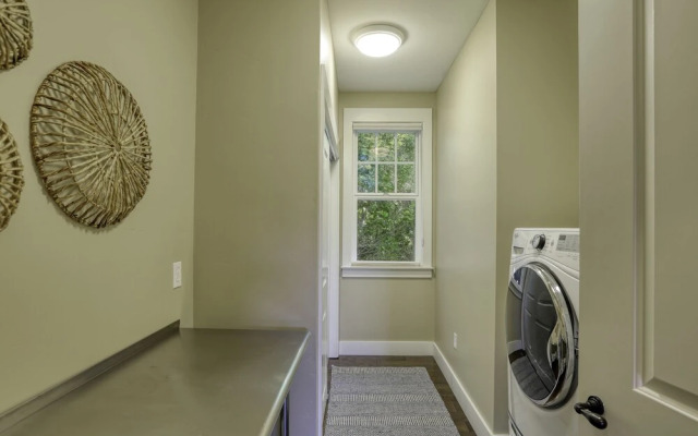 552 Paseo Street 4 Bedroom Home by Redawning