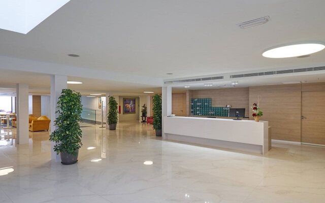 Aparthotel y Hotel Paguera Beach