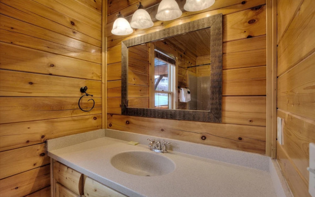 Lasting Impressions 240 - Two Bedroom Cabin