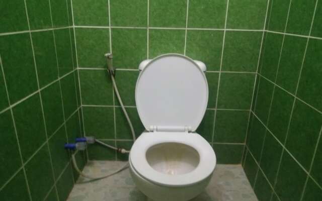 OYO Life Kost ijo Tembok Tinggi