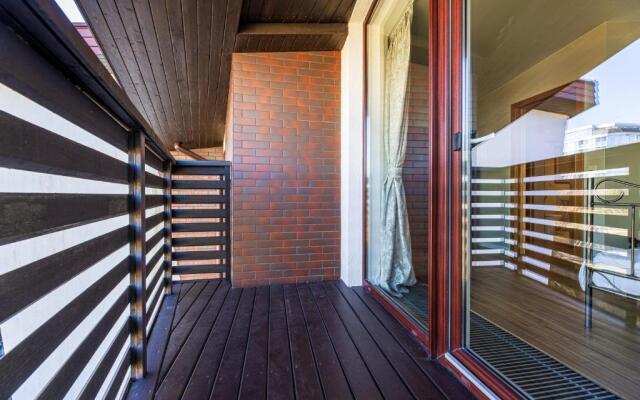 Peaceful Time Residence, By Cohost