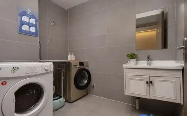 Hanting Hotel Chongqing Shapingba Railway Station Longhu Jinsha Tianjie