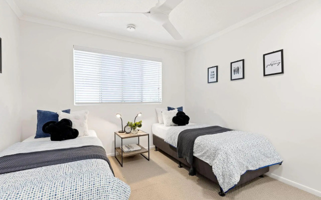 6 Parkshores Sunshine Location Location Location