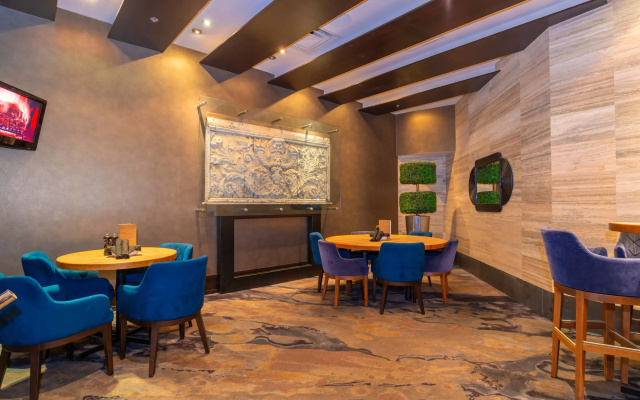 Sandman Signature Vancouver Airport Hotel & Resort