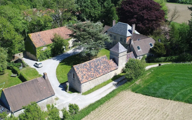Cottage in Wierre-Effroy near Forest