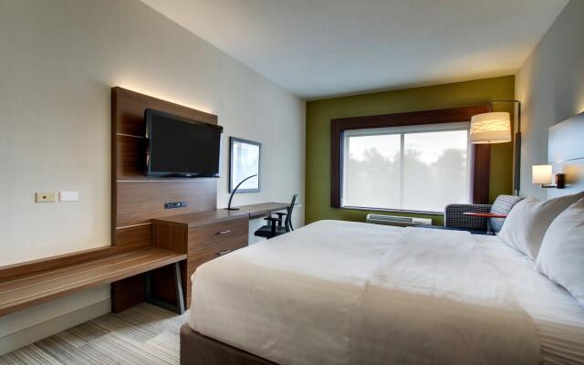 Holiday Inn Express & Suites Aurora - Naperville, an IHG Hotel