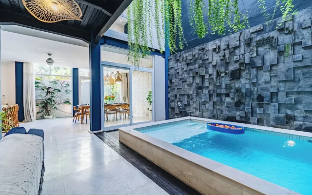 Omah Bleue Villa