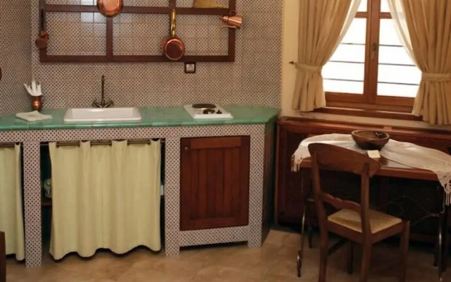 Roes Suites