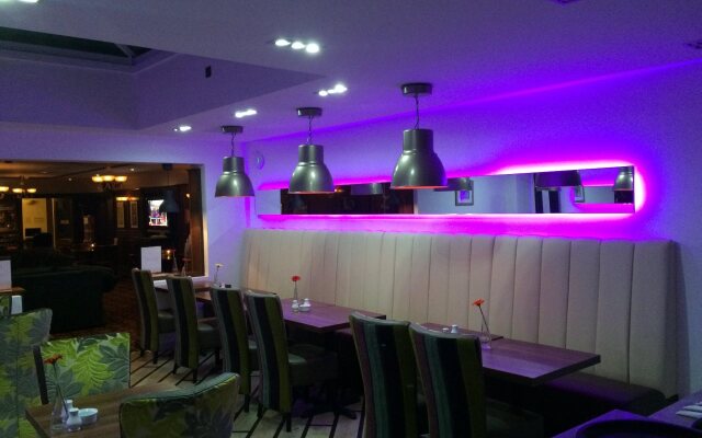 Gatwick Belmont Hotel