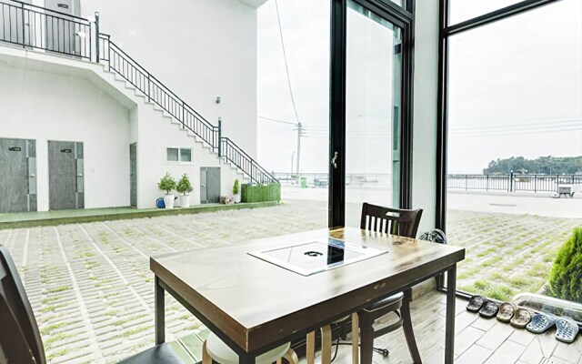 Yeosu Wow A Pension