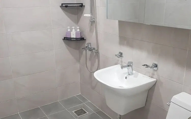 Friends Guest House - woman only